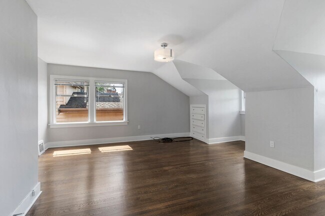 Building Photo - 3814 46th Ave NE