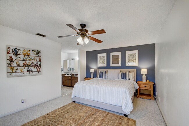 Building Photo - 1348 The 12th Fairway