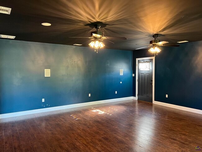 Building Photo - 108 Wilkes Ct