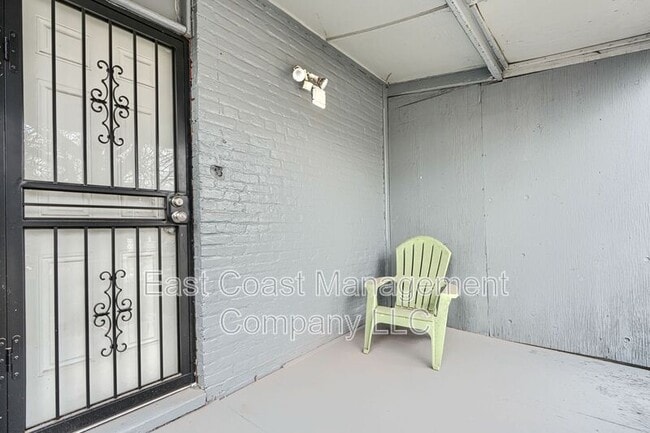 Building Photo - 2417 Maryland Ave