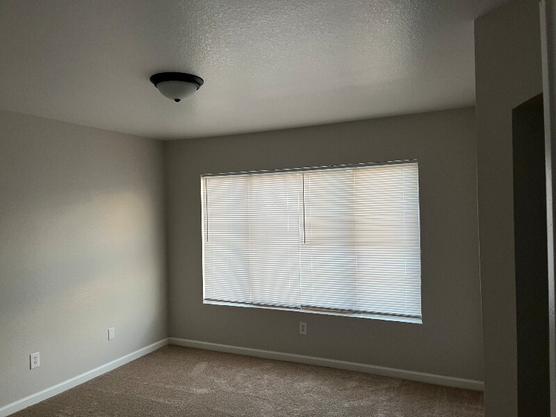 Building Photo - 10679 Villa St