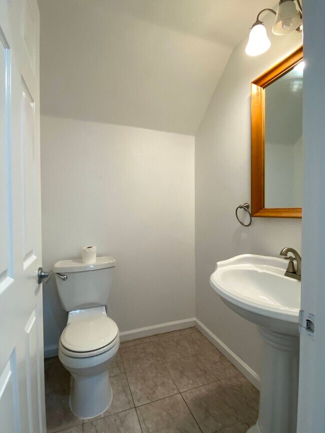 Building Photo - Two Story, Three Bedrooms, Two And A Half Bathrooms In Brookside