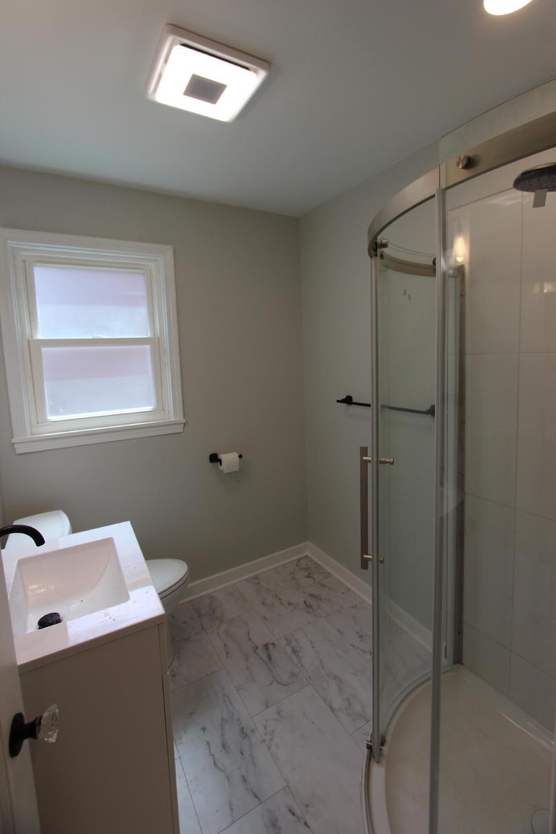 Bathroom - 905 Benton Ave