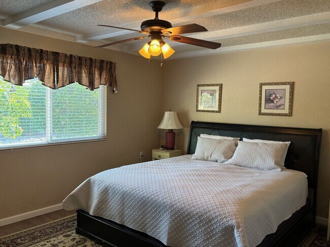 Building Photo - Perfect Vacation Home in a  45+ Active Adult Community! Available May through November 2026!