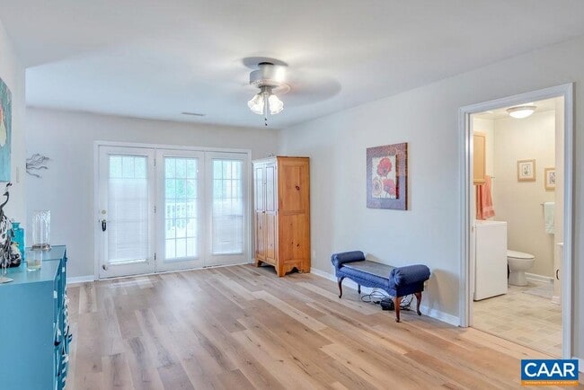 Building Photo - 1242 Villa Ln