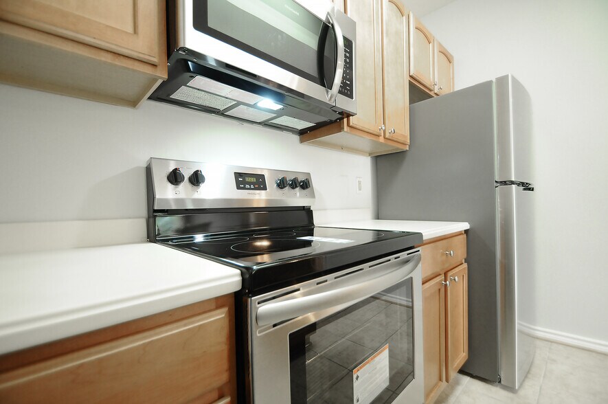 Building Photo - 3903 Penderview Dr
