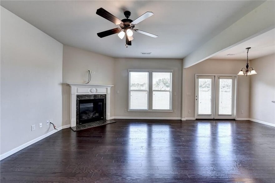 Building Photo - 5160 Breezewood Cir