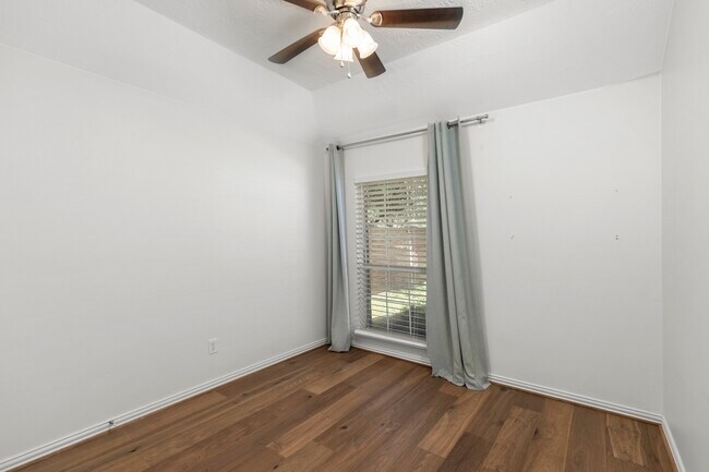 Building Photo - 10906 Bernalda Cir