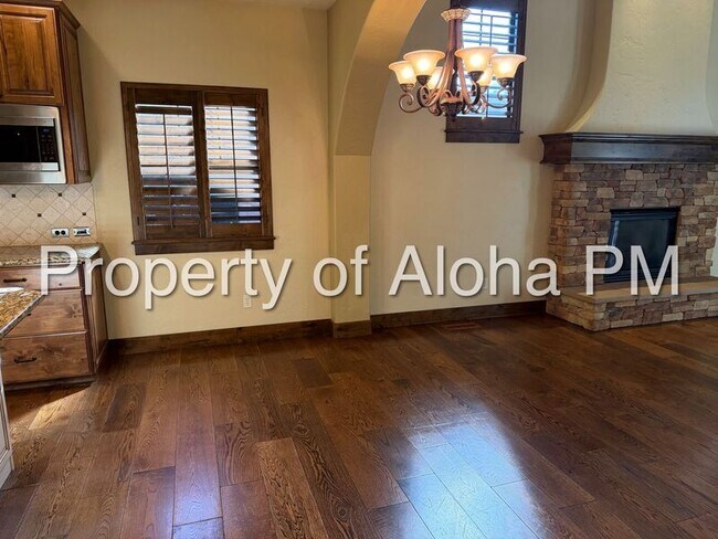 Building Photo - 129 E Cholla Hills St