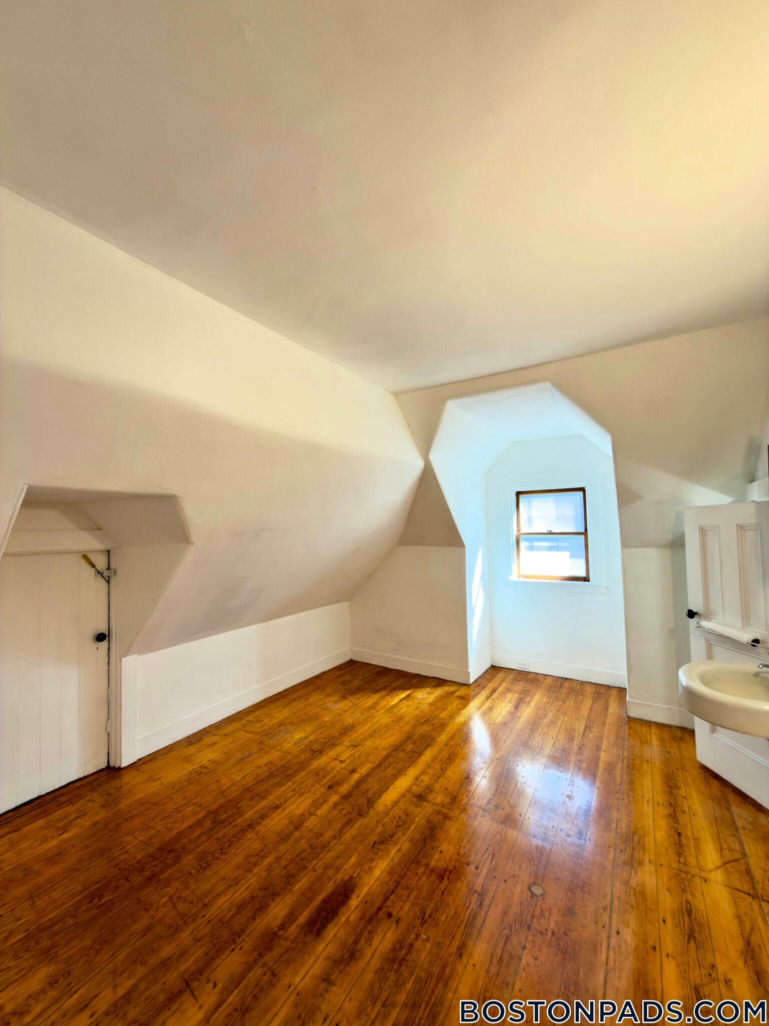 Building Photo - 45 N Beacon St