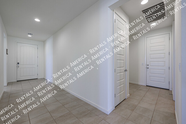 Building Photo - 4806 S 110th Ave