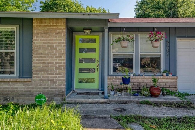 Building Photo - 5502 Burgundy Dr
