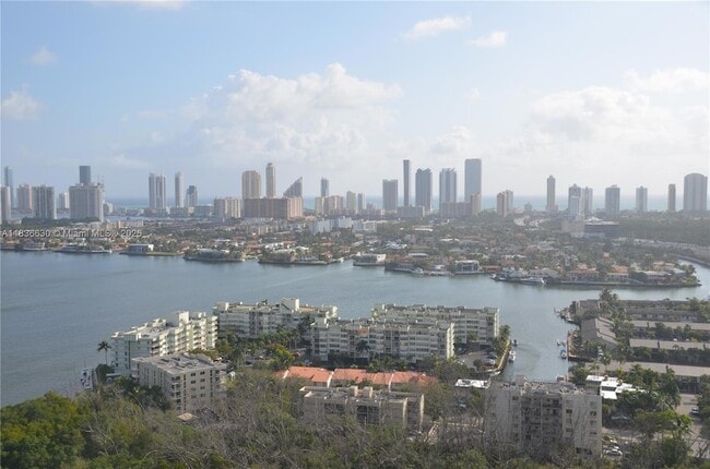 Building Photo - 16385 Biscayne Blvd