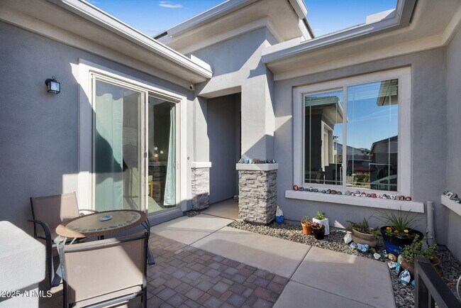 Building Photo - 866 W Flatiron Trl