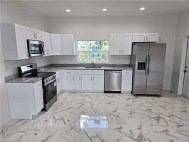 Building Photo - ASK US ABOUT FREE RENT!! NEW CONTRUCTION 2...