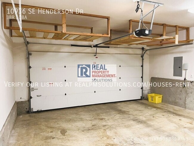 Building Photo - 10936 SE Henderson Dr