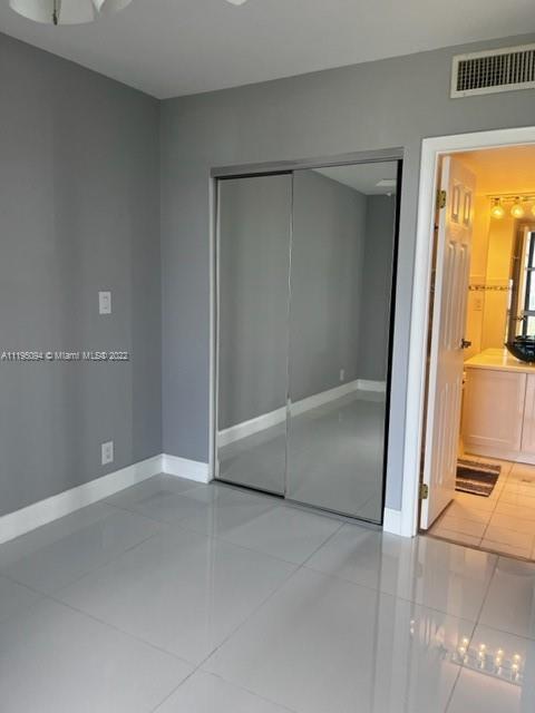 Building Photo - 20379 W Country Club Dr