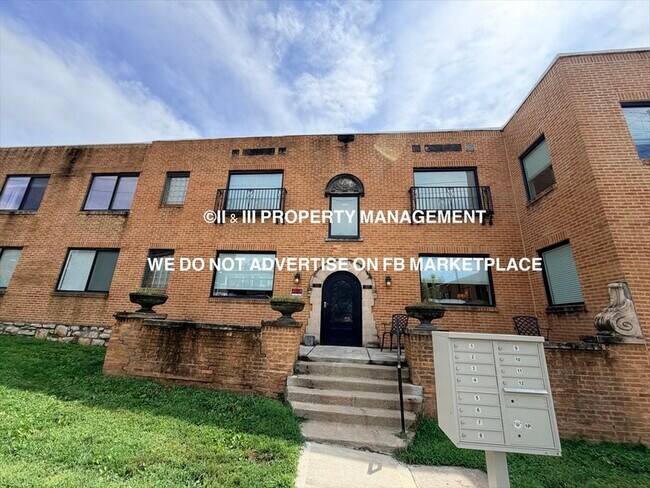 Building Photo - 4511 Roanoke Pkwy