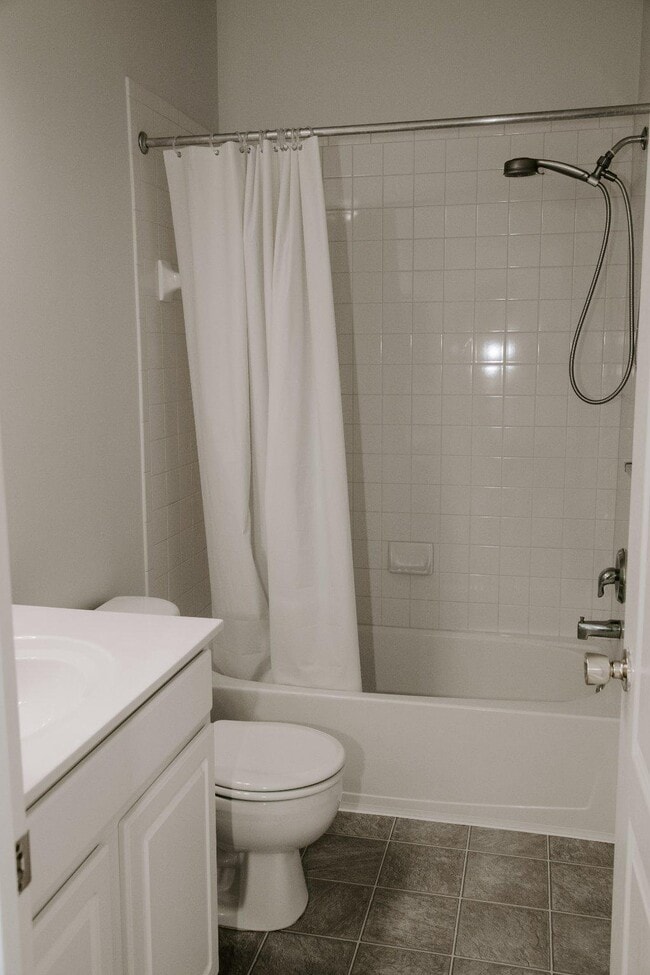 Building Photo - 110 Quinton Oaks Cir