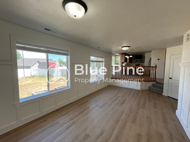 Building Photo - 5231 Clearfield Ln