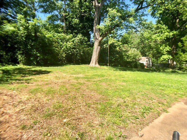 Building Photo - 3 BR close to Linley Park and Arboretum