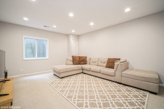 Building Photo - 414 Shadow Creek Dr
