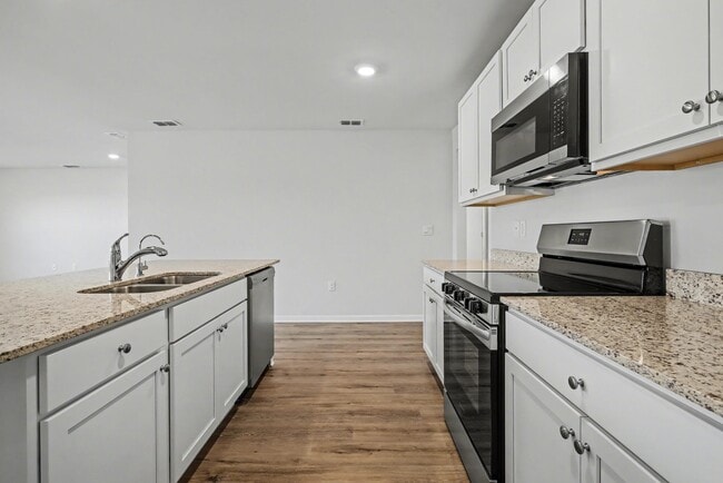 Building Photo - 4000 Cottage Farm Rd