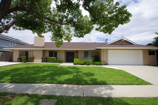 Primary Photo - 1072 Hendrix Ave