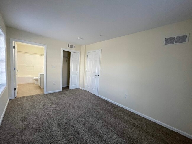 Building Photo - 10 Sentinel Court