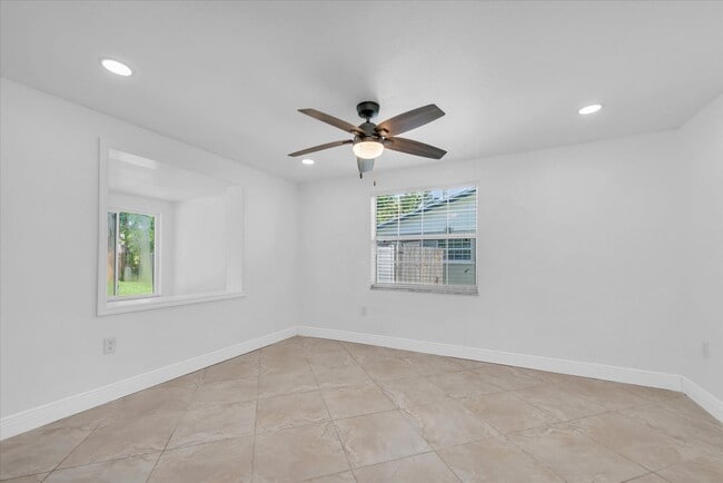 Building Photo - 5600 Bayou Grande Blvd NE