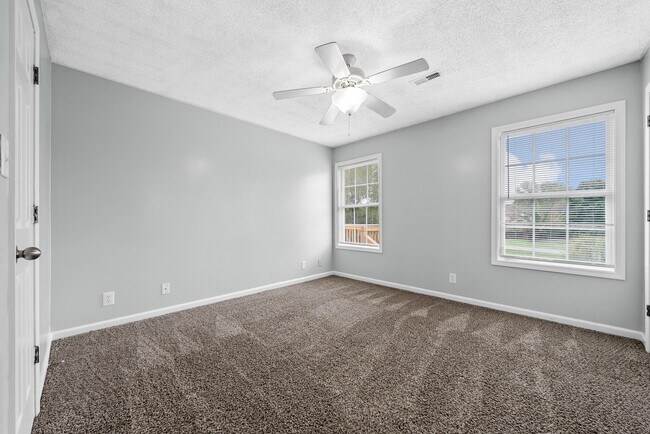 Building Photo - 402 Faulkner Dr