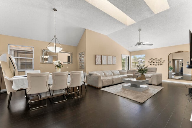 Building Photo - 5359 Buckhead Cir