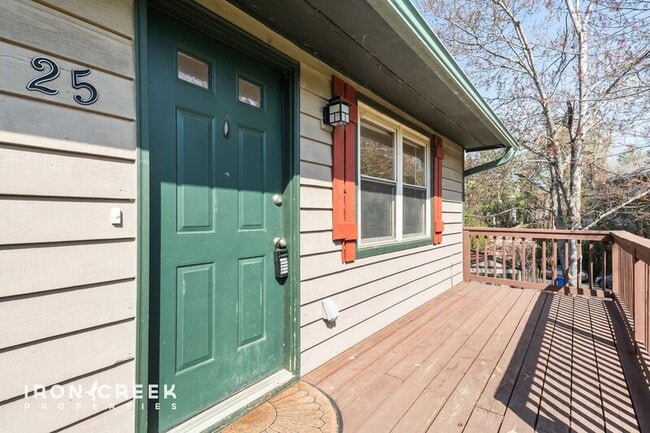 Building Photo - 25 Hazzard St