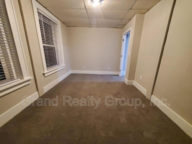 Building Photo - 137 Cedar Ave Ave