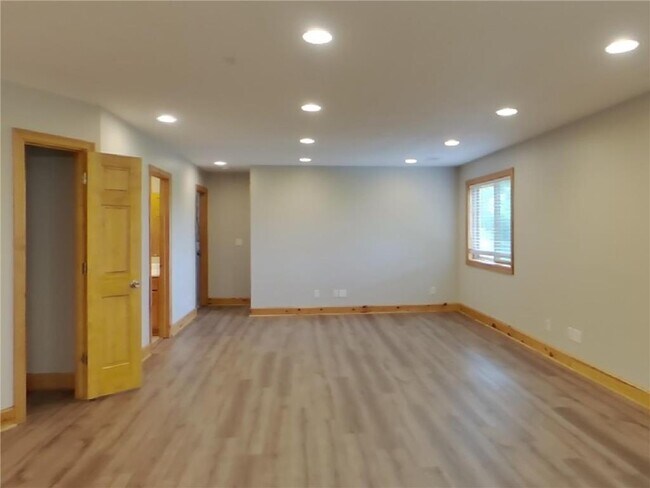 Building Photo - 2200 Buffalo Ridge Dr