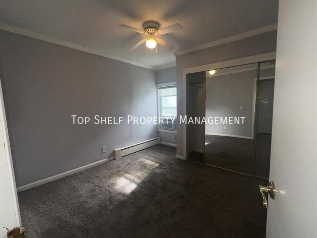 Building Photo - 116 Park Ave