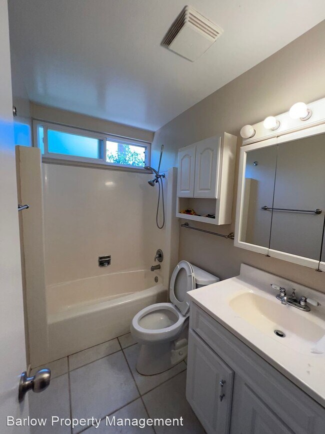 Building Photo - 5 br, 2.5 bath House - 2030 Marco Drive