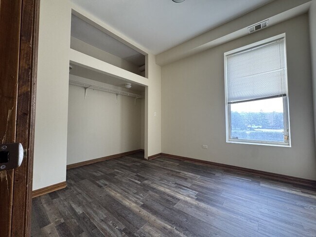 Building Photo - 3158 W Jackson Blvd