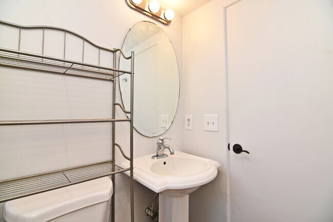 Building Photo - Limited Time Rent Special!!! Lakefront Liv...