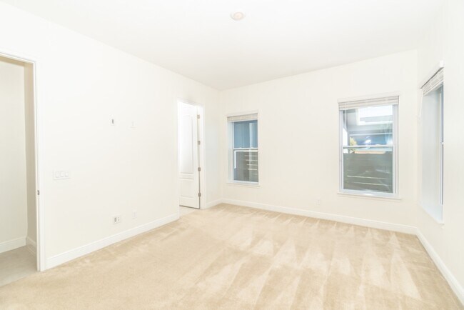 Building Photo - Dog-Friendly Laureate Park Home | 3 Bedrooms + Office Near Trails