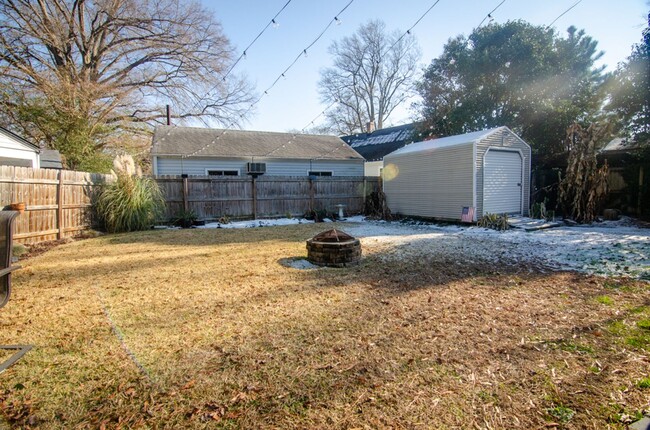 Building Photo - Precious 3-bedroom single-family Cape Cod