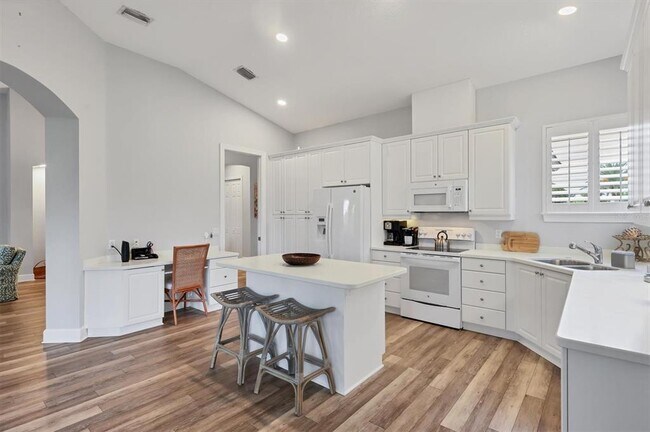 Building Photo - 5445 46th Ct W