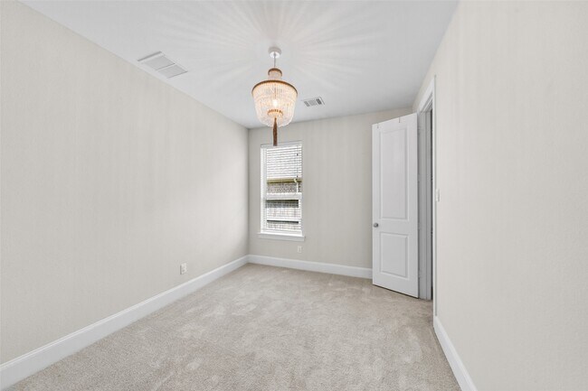 Building Photo - 752 Mayhill Ridge Ln