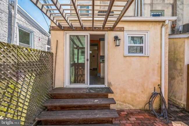 Building Photo - 3563 Lafayette St