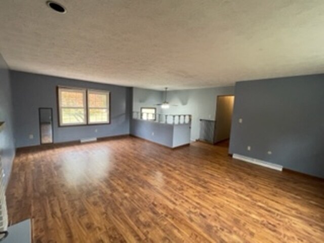 Building Photo - 396 Forest Ln