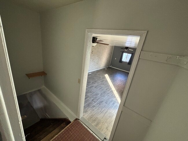 Building Photo - Columbine Ave