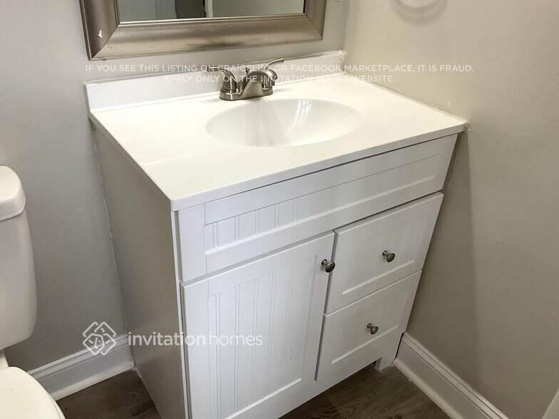 Building Photo - 1700 Woodland Rd