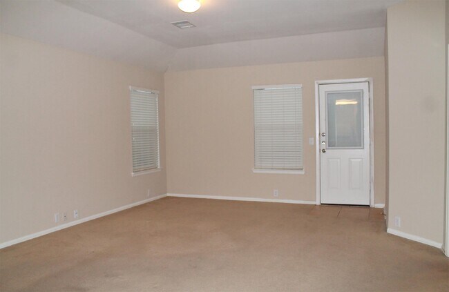 Building Photo - 9411 Massaro St