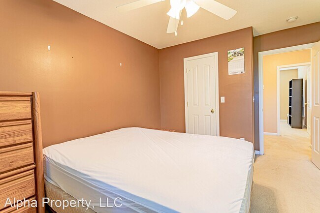 Building Photo - 4 br, 2.5 bath House - 8 Reid Valley Ct