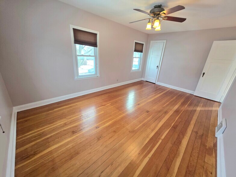 Building Photo - 4017 S 1st St